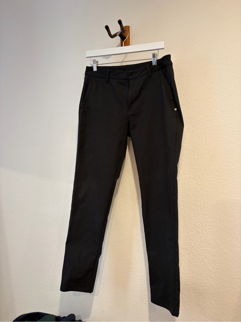 Vuori Men's Black Chinos - Slim Urban Fit